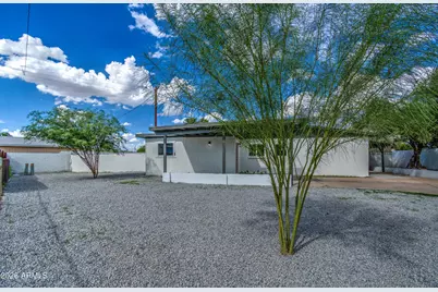 7626 W Sheila Lane, Phoenix, AZ 85033 - Photo 4