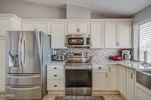 213 E Elm Ln, Avondale, AZ 85323 - Photo 14