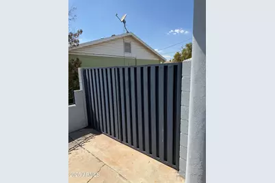 6952 W Wolf Street, Phoenix, AZ 85033 - Photo 2