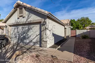 4112 E Tanglewood Dr, Phoenix, AZ 85048 - Photo 2
