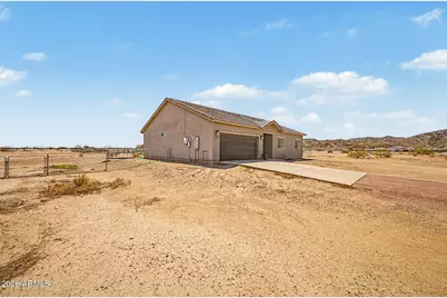 10539 W Willow Peak Avenue, Casa Grande, AZ 85193 - Photo 2