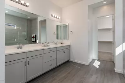 927 E Paseo Way, Phoenix, AZ 85042 - Photo 14