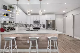 2821 S Skyline Dr, Mesa, AZ 85212 - Photo 2