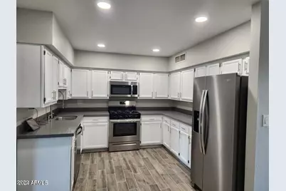 1041 W Elna Rae Street, Tempe, AZ 85281 - Photo 2