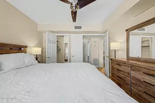 10410 N Cave Creek Rd, Phoenix, AZ 85020 - Photo 12
