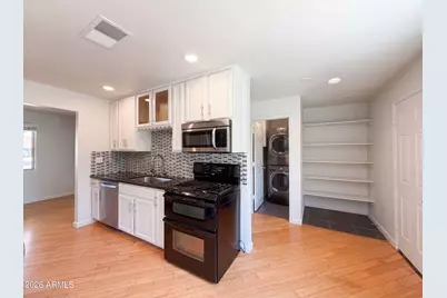 909 W Missouri Avenue, Phoenix, AZ 85013 - Photo 10