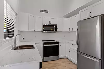 85 S Cypress Court, Chandler, AZ 85226 - Photo 2