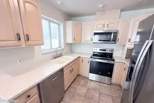 1738 W North Ln, Phoenix, AZ 85021 - Photo 2