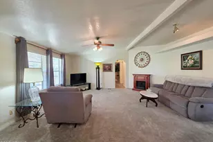 2233 E Behrend Dr, Phoenix, AZ 85024 - Photo 20