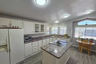 2233 E Behrend Dr, Phoenix, AZ 85024 - Photo 6