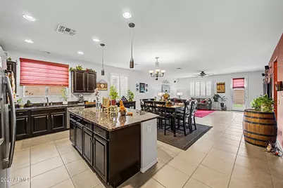 10231 W Levi Drive, Tolleson, AZ 85353 - Photo 4