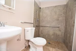 6301 W Earll Dr, Phoenix, AZ 85033 - Photo 14