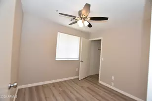 6301 W Earll Dr, Phoenix, AZ 85033 - Photo 16