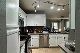 3152 W Crest Ln, Phoenix, AZ 85027 - Photo 14