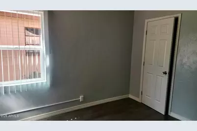 7561 N 27th Avenue, Phoenix, AZ 85051 - Photo 8