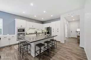 153 N Abalone Dr, Gilbert, AZ 85233 - Photo 8