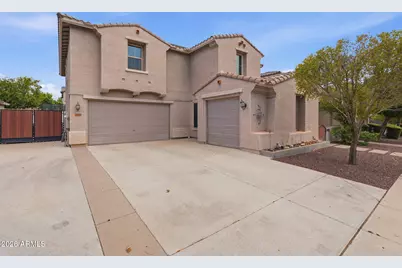 15582 W Cortez Street, Surprise, AZ 85379 - Photo 2