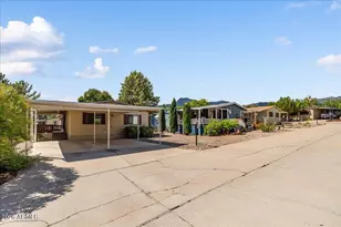 327 Lampliter Village, Clarkdale, AZ 86324 - Photo 2