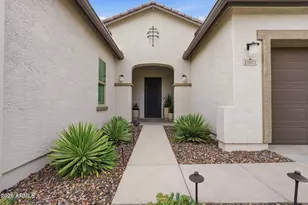 21072 E Arroyo Verde Dr, Queen Creek, AZ 85142 - Photo 2