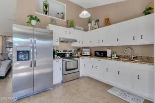 8914 W Desert Jewel Dr, Peoria, AZ 85345 - Photo 6