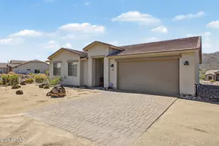 305 W Leann Ln, New River, AZ 85087 - Photo 2