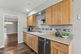 10944 W Saratoga Cir, Sun City, AZ 85351 - Photo 10