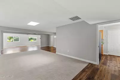 10944 W Saratoga Circle, Sun City, AZ 85351 - Photo 4