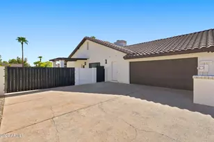 129 E Citation Ln, Tempe, AZ 85284 - Photo 4
