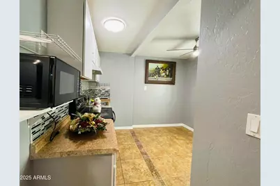 3720 W Mauna Loa Lane #Studio, Phoenix, AZ 85053 - Photo 8