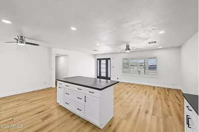 18801 N 23rd Avenue, Phoenix, AZ 85027 - Photo 8