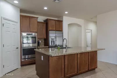27005 N 81st Avenue, Peoria, AZ 85383 - Photo 4