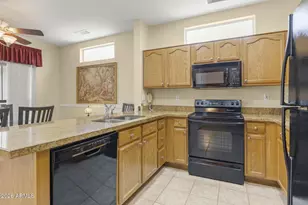 16132 W Sun Prairie Ln, Surprise, AZ 85374 - Photo 14