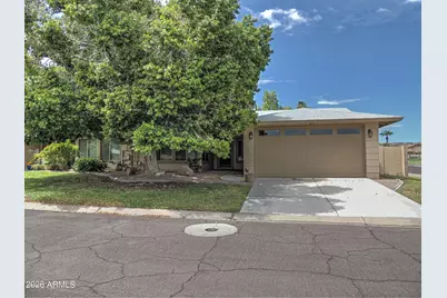 12166 S Shoshoni Drive, Phoenix, AZ 85044 - Photo 4