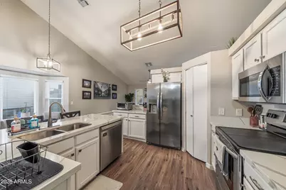 10007 W Meadowbrook Avenue, Phoenix, AZ 85037 - Photo 8