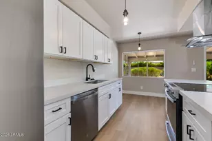 921 S Roslyn Pl, Mesa, AZ 85208 - Photo 18