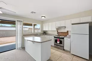 1323 W Morrow Dr, Phoenix, AZ 85027 - Photo 10