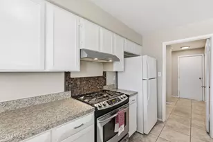 1323 W Morrow Dr, Phoenix, AZ 85027 - Photo 14