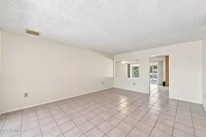 9421 W Glen Oaks Circle N, Sun City, AZ 85351 - Photo 6