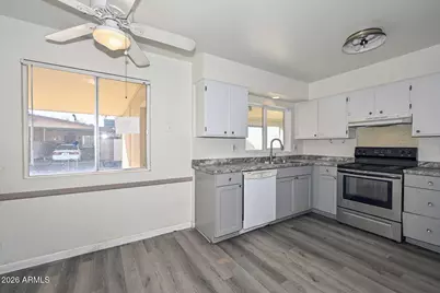 10911 W Santa Fe Drive, Sun City, AZ 85351 - Photo 10