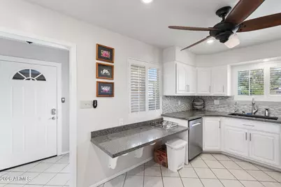 11034 N Coggins Drive, Sun City, AZ 85351 - Photo 18