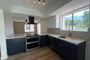 2832 E Waltann Ln, Phoenix, AZ 85032 - Photo 4