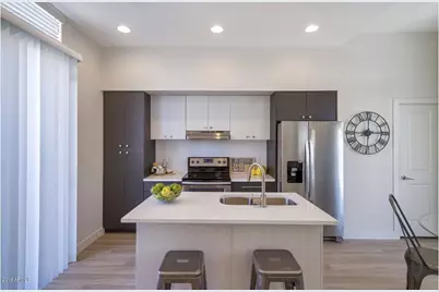 2015 N 50th Street #11, Phoenix, AZ 85008 - Photo 4