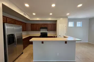 7819 S 22nd Ln, Phoenix, AZ 85041 - Photo 10
