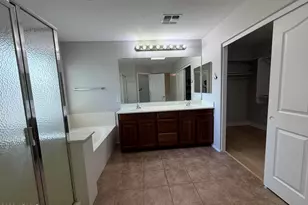 7819 S 22nd Ln, Phoenix, AZ 85041 - Photo 22