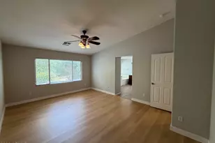 7819 S 22nd Ln, Phoenix, AZ 85041 - Photo 20