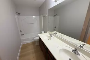 7819 S 22nd Ln, Phoenix, AZ 85041 - Photo 32