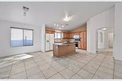 15110 N 140th Avenue, Surprise, AZ 85379 - Photo 4