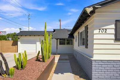 702 E Desert Park Lane, Phoenix, AZ 85020 - Photo 2