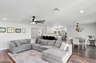 702 E Desert Park Ln, Phoenix, AZ 85020 - Photo 14