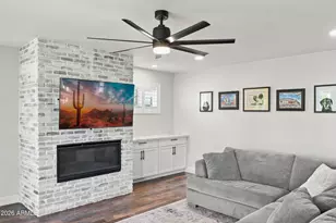 702 E Desert Park Ln, Phoenix, AZ 85020 - Photo 12